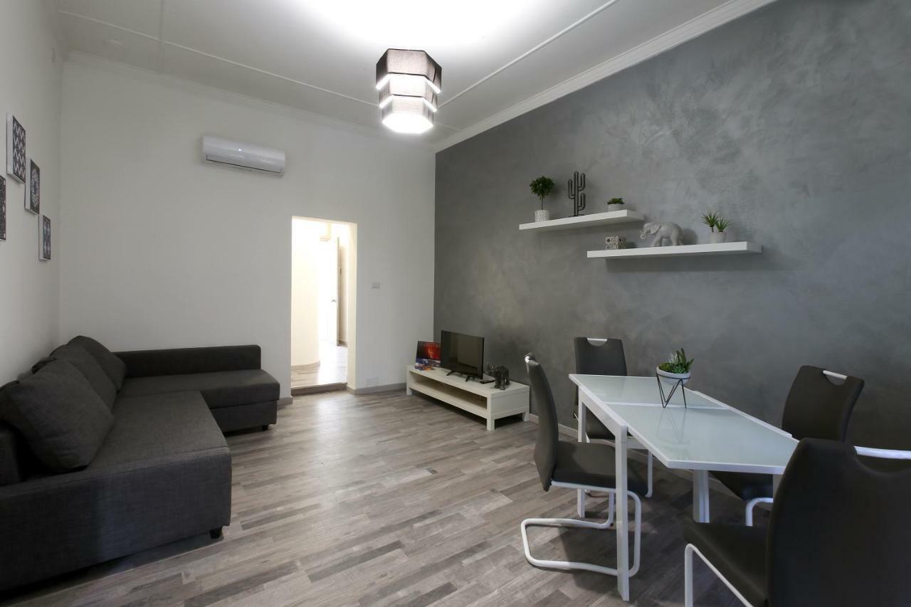 Tembo House - Pantano 2 Apartment Catania Bagian luar foto